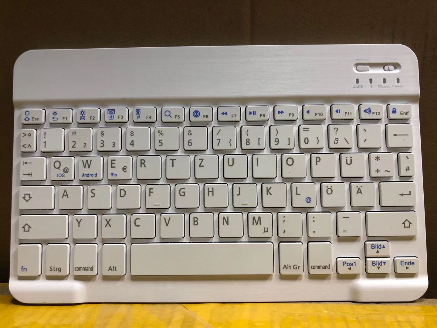 Bluetooth Mini Keyboard for Tablet & Smartphone – Lightweight 7–10 Inch Wireless Keyboard